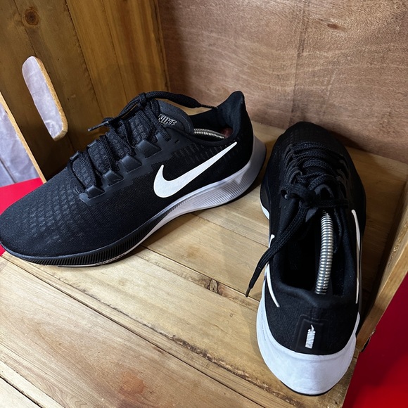 Nike Air Zoom Pegasus 36 - Picture 3 of 5